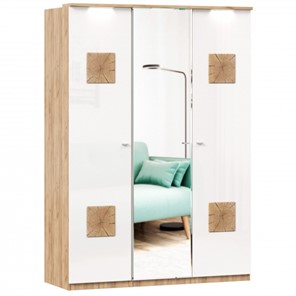Шкаф 3х-дверный Фиджи с зеркалом и декоративными накладками, Дуб золотой/Белый в Биробиджане